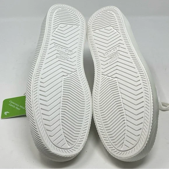 Cariuma OCA Low Shoes Womens 10 Mens 8.5 OffWhite Canvas Lace Up Sneakers